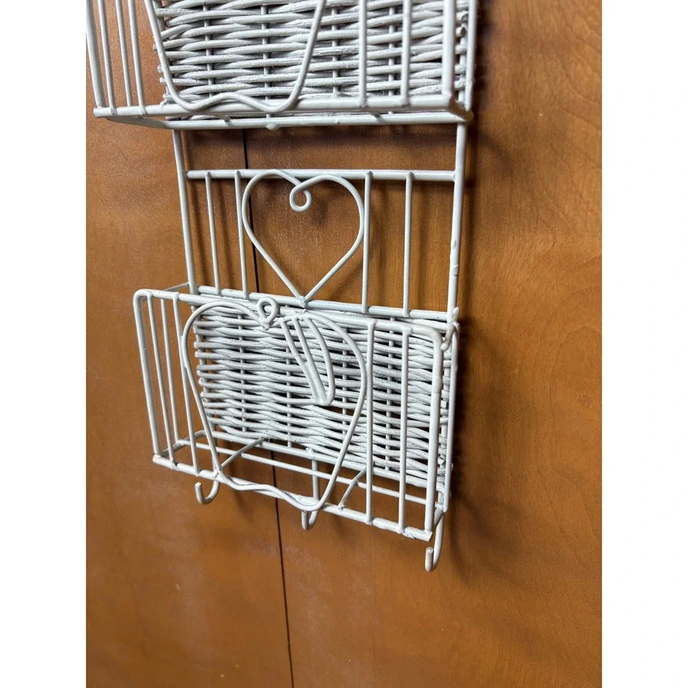 VTG  White Wire‎ Wicker Wall Organizer 2 Tier Basket Heart Apple Hooks 18
